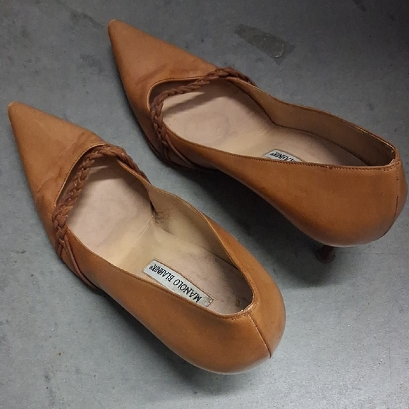 Manolo Blahnik Brown Leather Heels - Picture 2 of 8